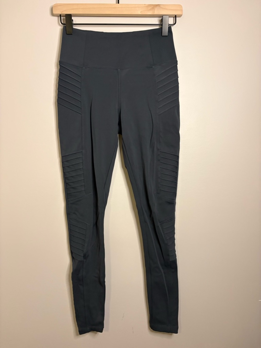 Women’s Athleta Delancey Moto Tight Size XS